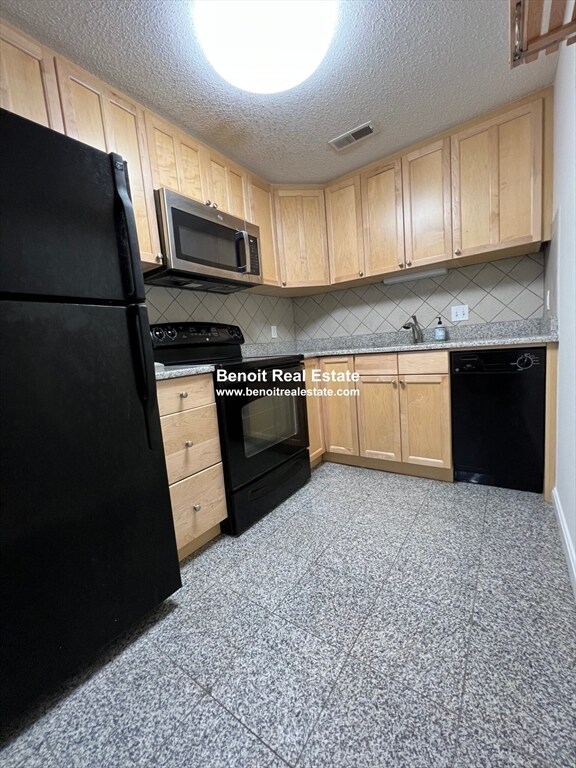 Building Photo - 2456 Massachusetts Ave