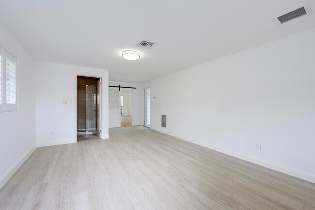 Building Photo - 336 Marlborough Pl