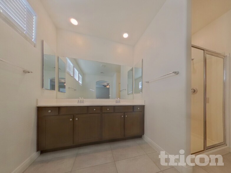 Building Photo - 11393 S 175th Dr