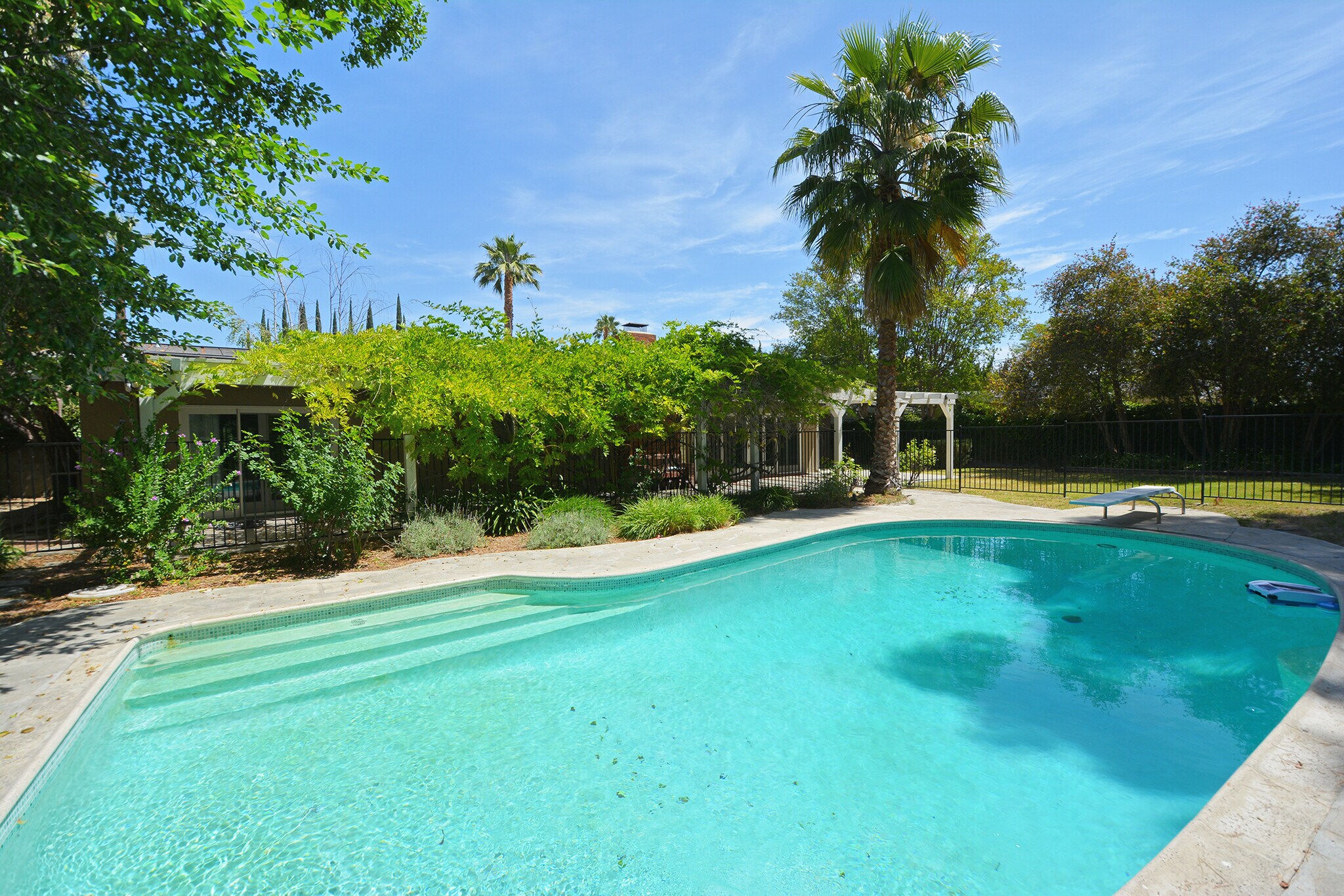 Building Photo - 23526 Dolorosa St