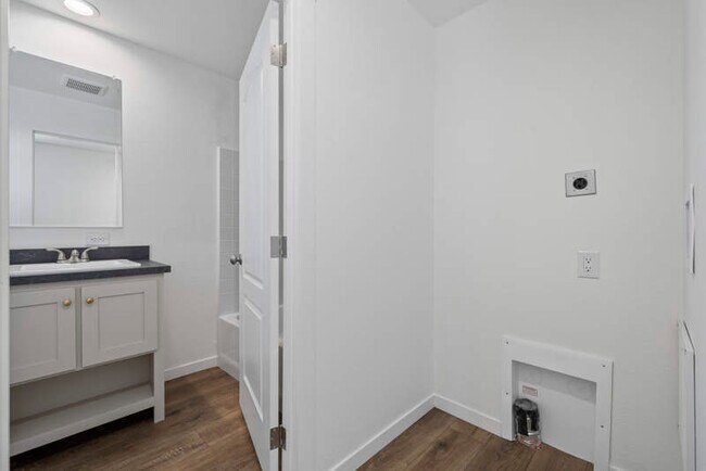 Primary Photo - 4315 N Flowing Wells Rd