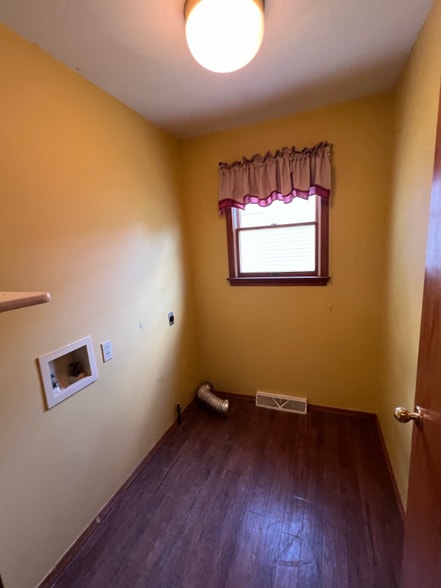 Building Photo - 1124 Old Crows Way