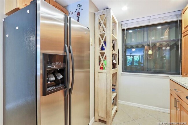 Building Photo - 10600 S Ocean Dr