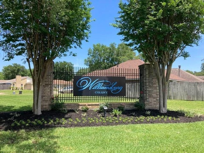 Building Photo - 22810 Leedstown Ln
