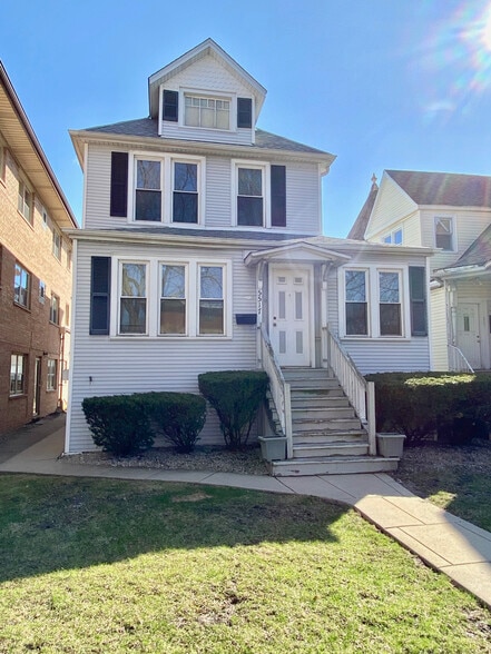 Primary Photo - 5517 W Higgins Ave