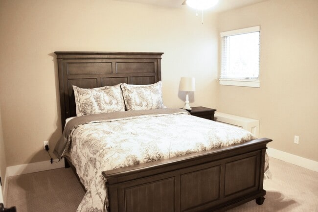 Building Photo - Luxurious  4 Bedroom, 3.5 Bathroom Home In Fayetteville!!  Minutes from the U of A!!