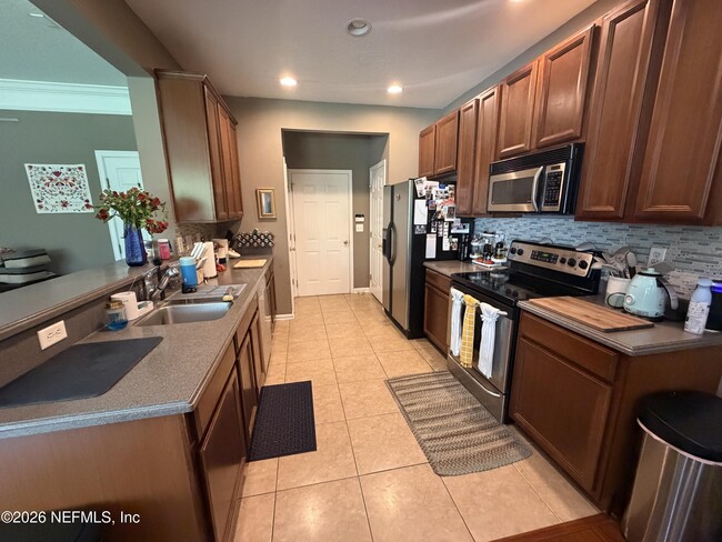 Building Photo - 11175 Castlemain Cir W