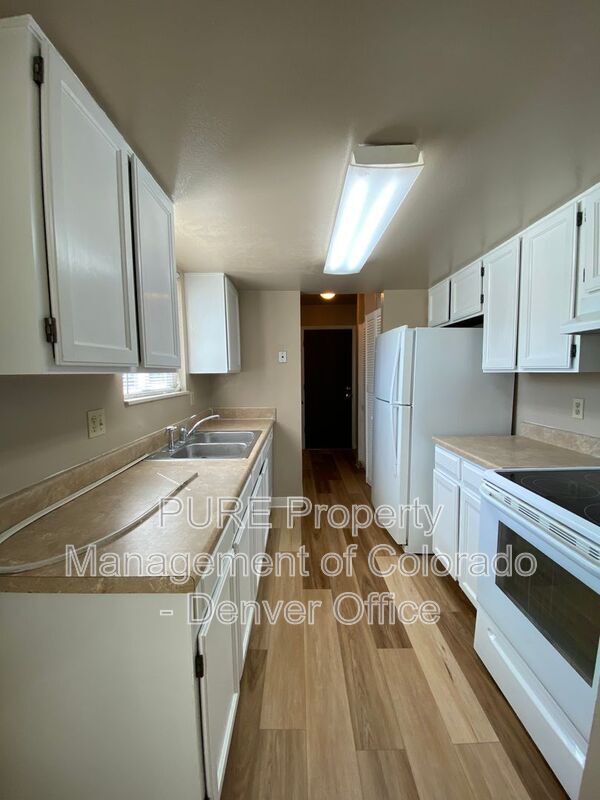 Building Photo - 10750 Owens St