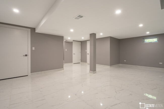 Building Photo - 12407 91st Ave