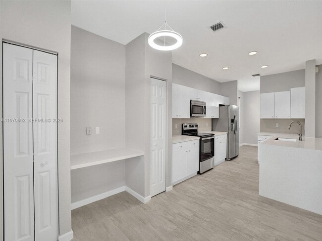 Building Photo - 488 Conservation Dr