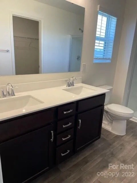 Building Photo - A charming house with 4 beds and 3 bath in...