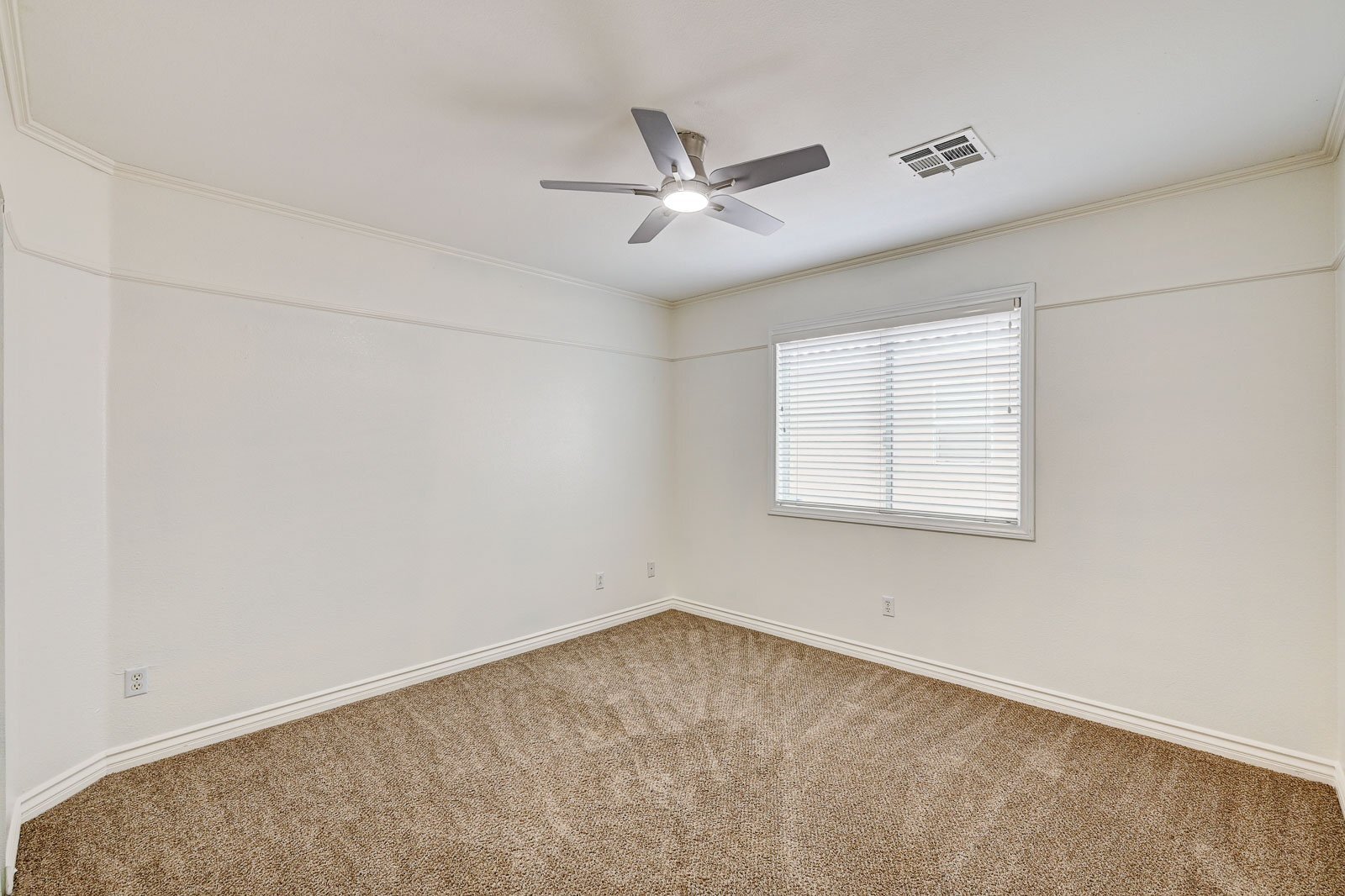 Building Photo - 9042 Edenbridge Ct