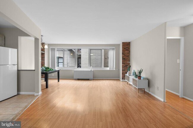 Primary Photo - 1330 New Hampshire Ave NW