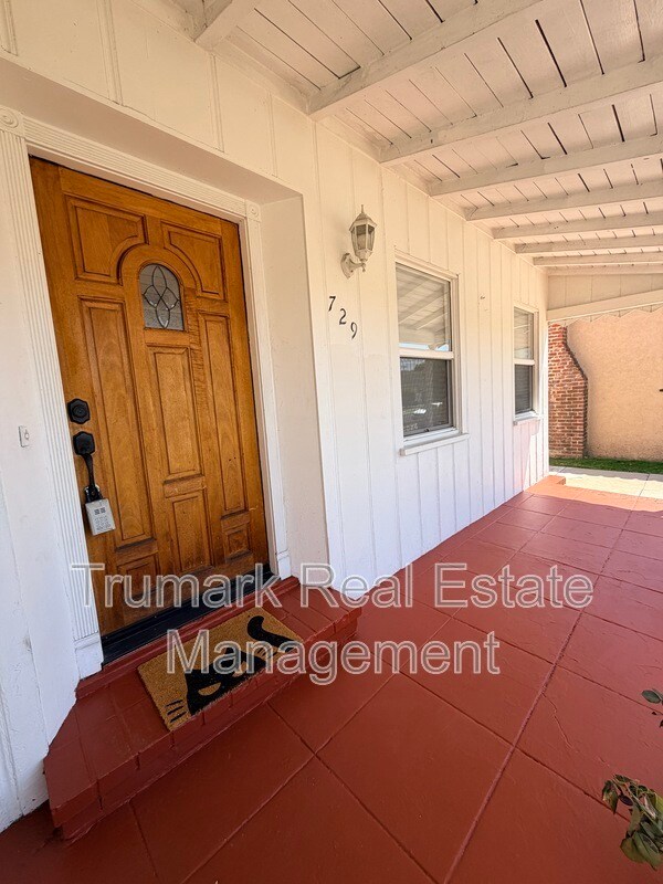 Building Photo - 729 South St