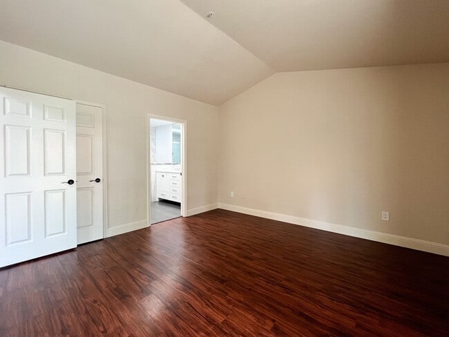Building Photo - 39 Fountain Grove Cir