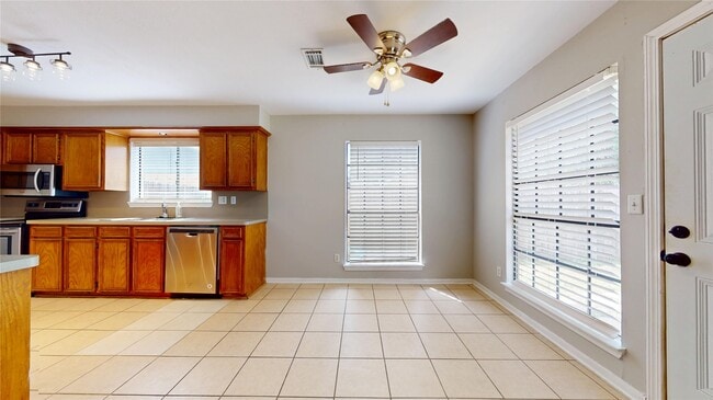 Building Photo - 5127 Girnigoe Dr