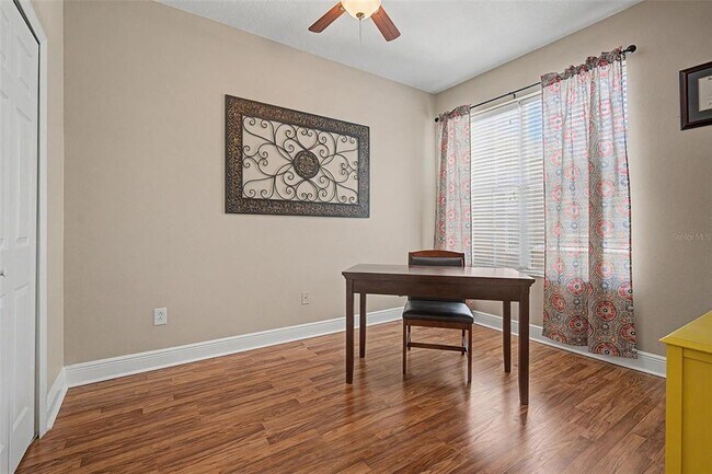 Building Photo - 2145 Park Crescent Dr