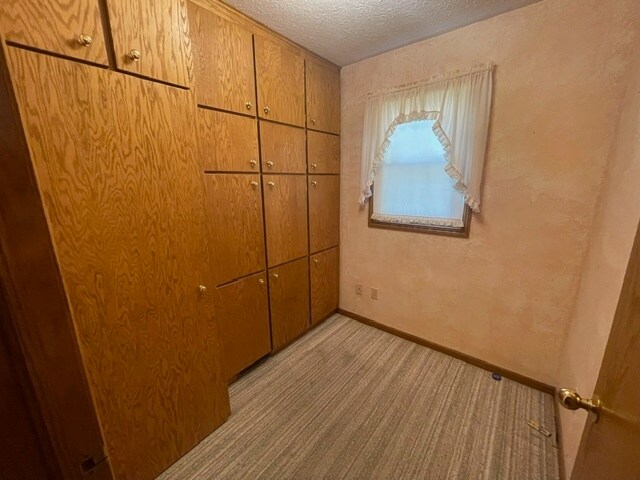 Building Photo - 142 Takacs Dr