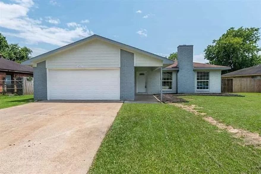 Building Photo - 4915 Sassafras Ln