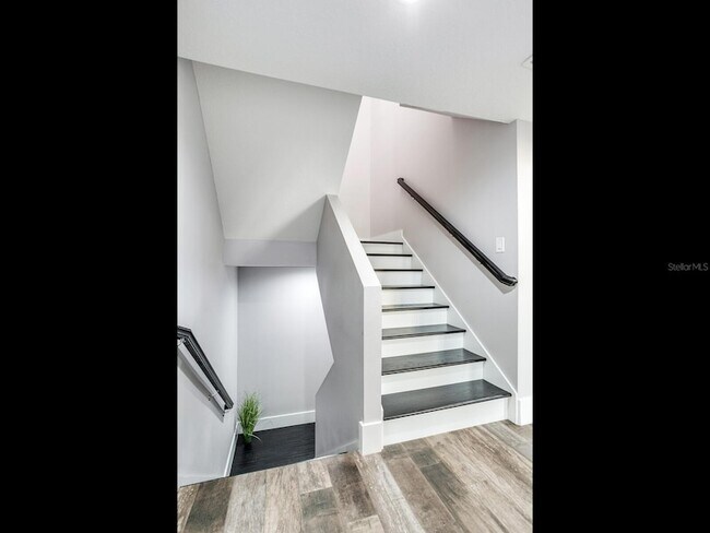 Building Photo - 154 175th Ave E