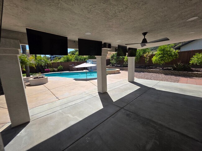 Building Photo - Gorgeous Santee Home, no expense spared!
