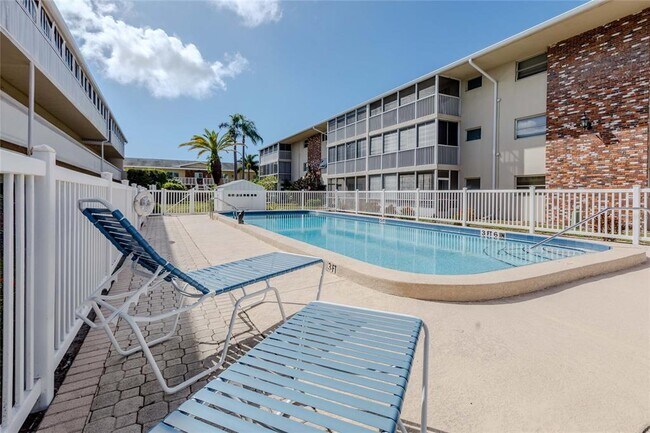 Building Photo - 3755 S School Ave