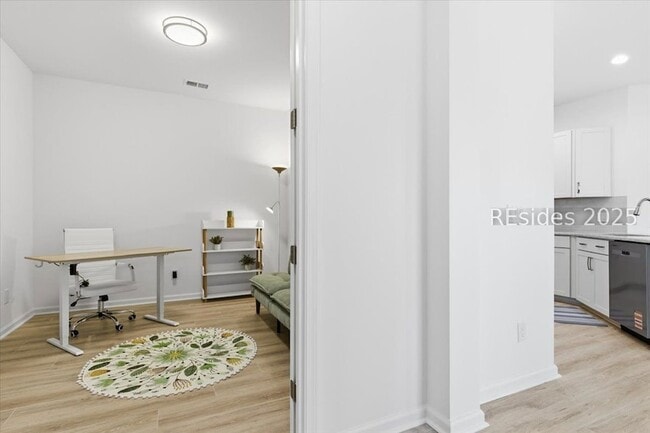 Building Photo - 855 Weekend Ave