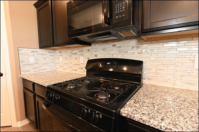 Building Photo - 4628 Marisabel Azcarate St