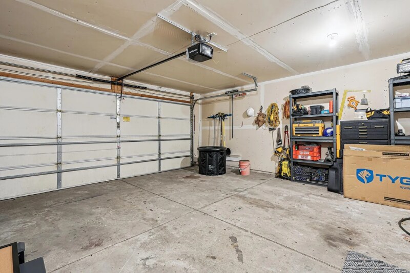 Building Photo - 21113 Clydesdale Curve N