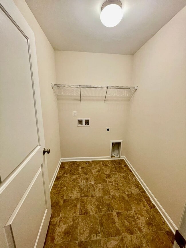 Building Photo - 244 Village Creek Way