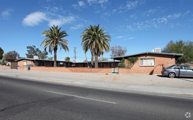Building Photo - Palm Apartments