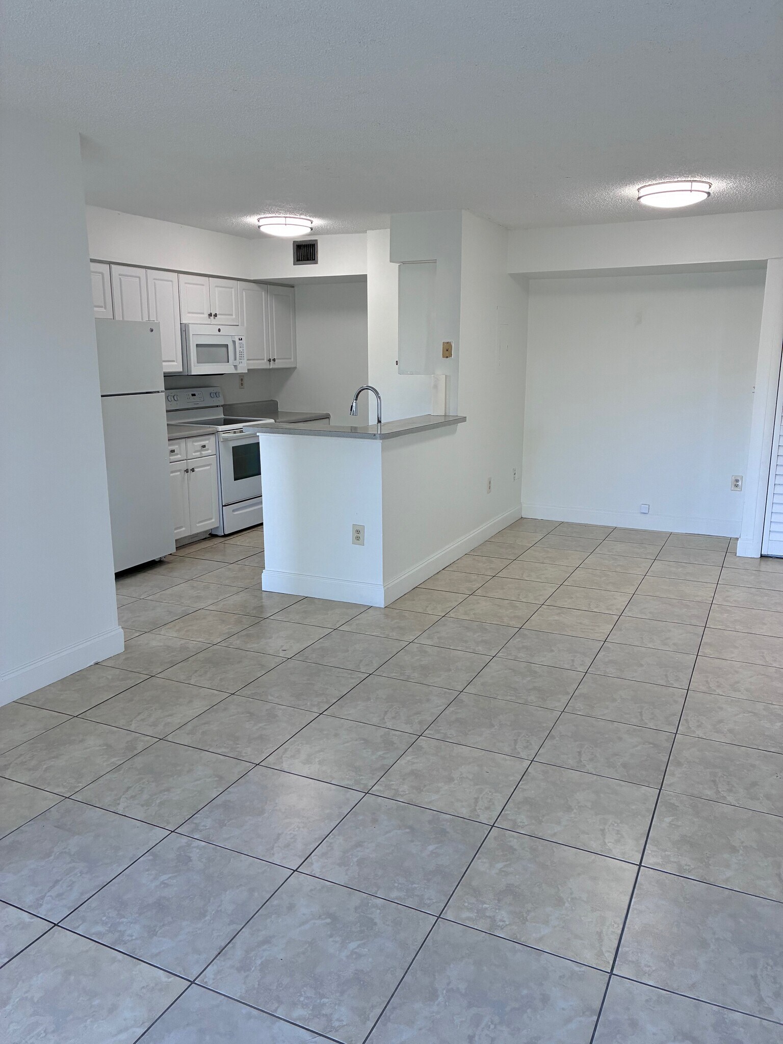 Building Photo - 15221 SW 80th St