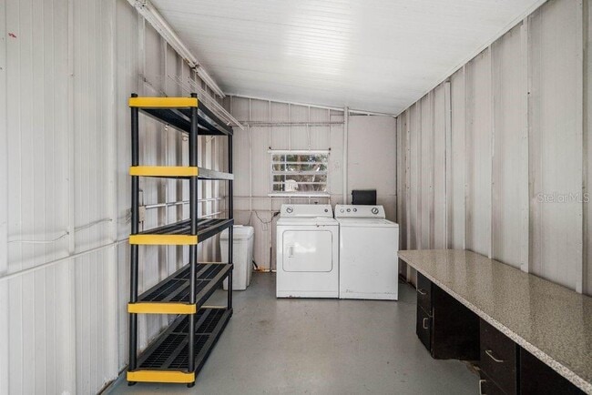 Building Photo - 3648 Fox Ridge Blvd