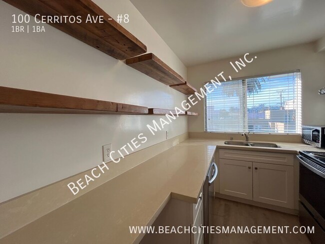 Building Photo - Charming 1 Bedroom 1 Bath Condo- Blocks Aw...