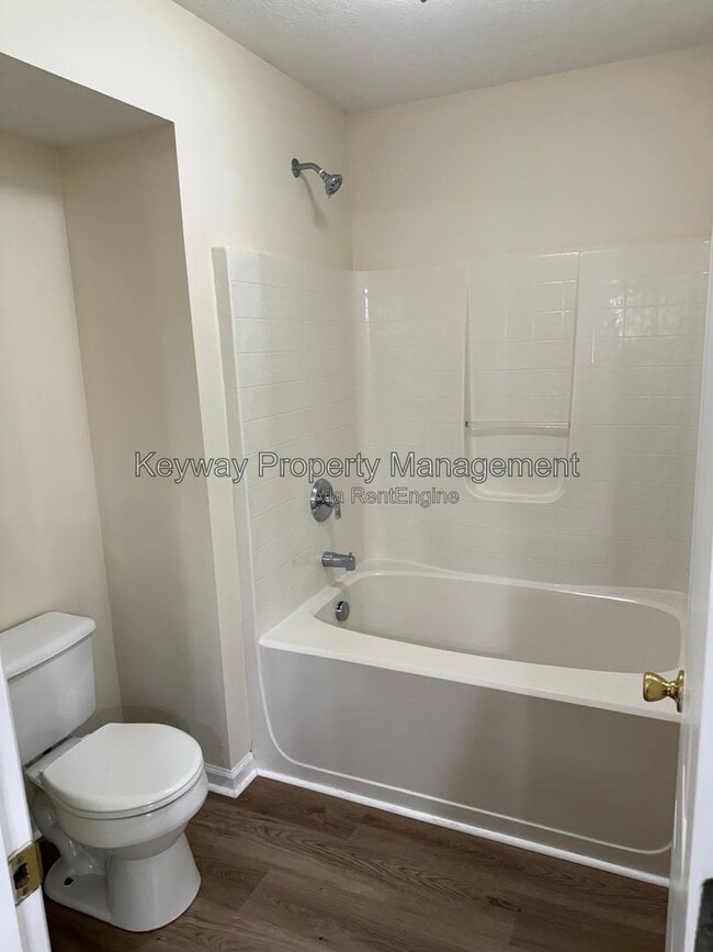 Building Photo - 615 Goodale Ln