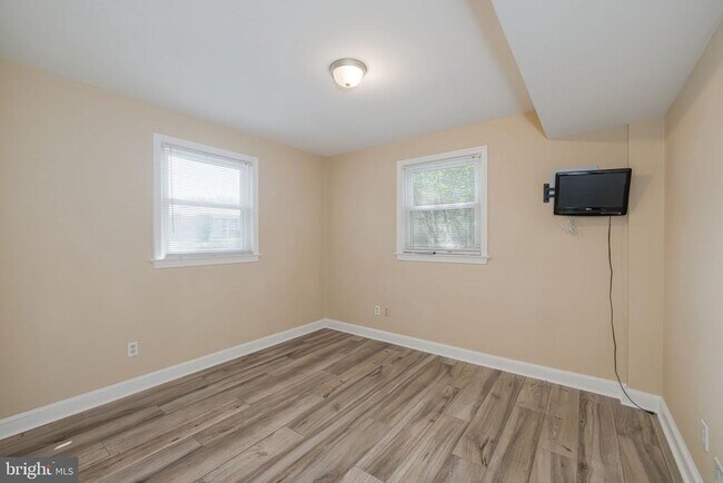 Building Photo - 5002 Talbois Pl