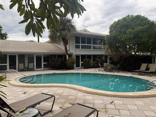 Primary Photo - 4009 NE 21st Ave