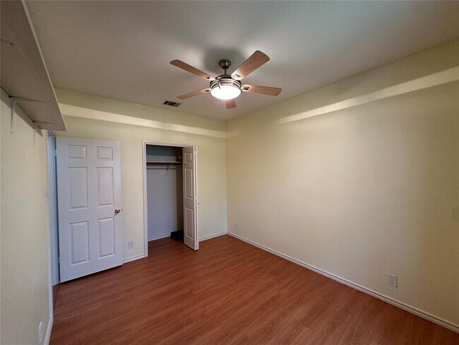 Building Photo - 1603 Azalea Dr