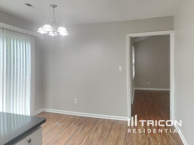 Building Photo - 9709 Manus Ct