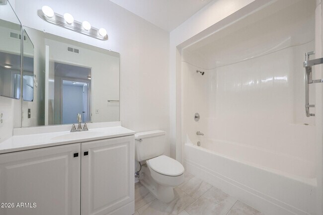 Building Photo - 10507 W Brookside Dr