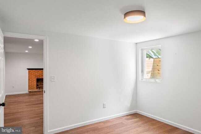 Building Photo - 5019 Leland Dr