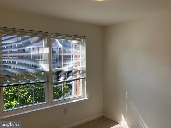 Building Photo - 2131 Dominion Heights Ct