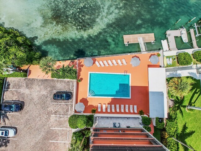 Building Photo - 225 S Beach Rd