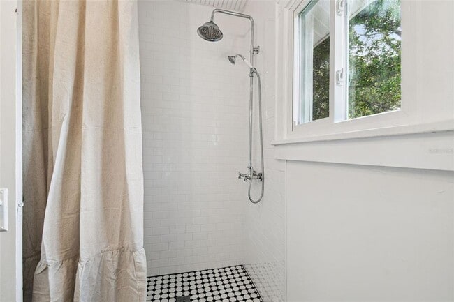 Building Photo - 459 Bell Ave