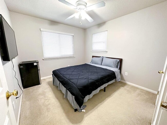 Building Photo - 11321 Avering Ln