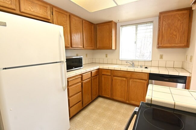 Building Photo - 1032 Summerplace Dr