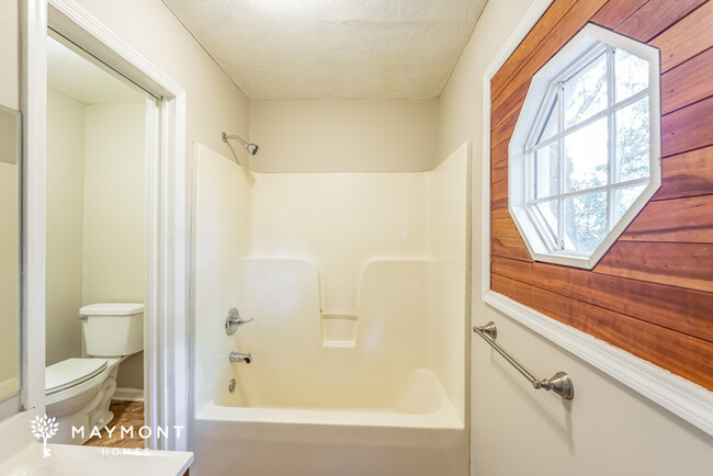 Building Photo - 1337 4th Way NW