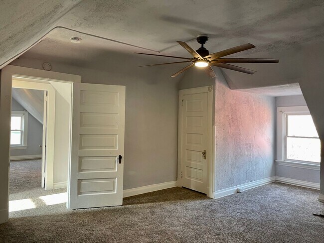 Building Photo - 1565 Chase Ave