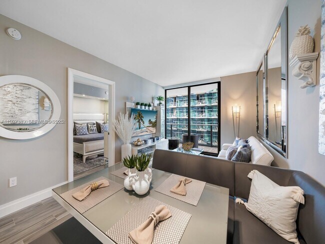 Building Photo - 801 S Miami Ave