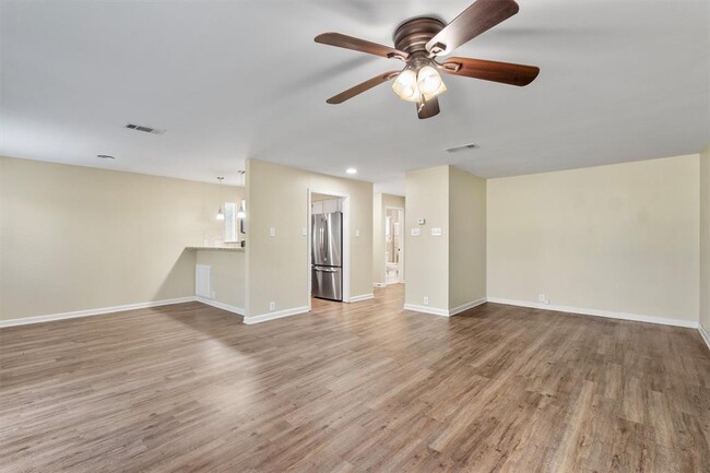 Building Photo - 6810 Deatonhill Dr